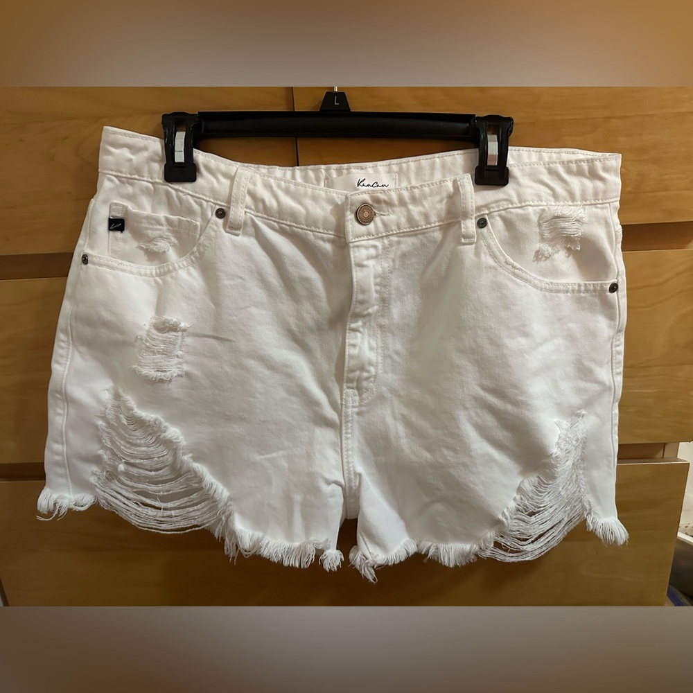 White distressed Kancan shorts